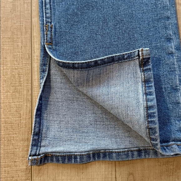 Abercrombie & Fitch The Skinny High Rise With Ankle Split - Picture 4 of 7